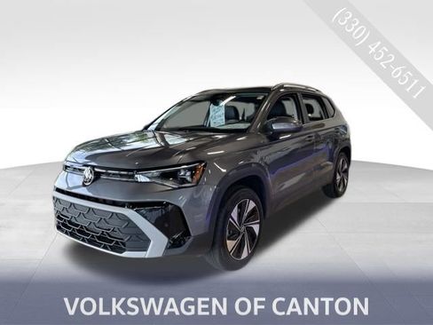 New 2025 Volkswagen Taos SE image 1