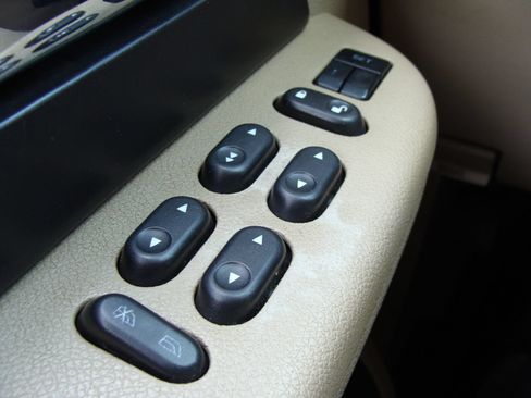 Used 2006 Ford Expedition Eddie Bauer AWD/4WD image 18