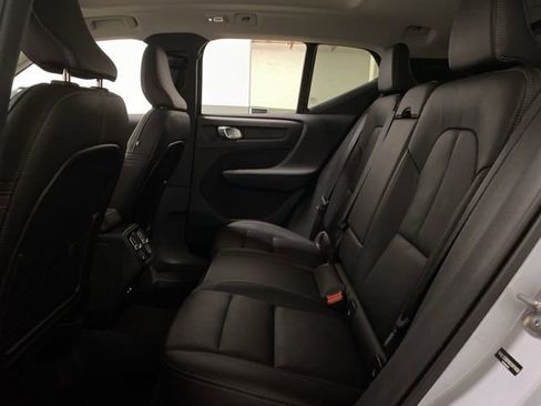 Used 2025 Volvo XC40 B5 Plus image 72