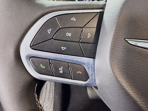 Used 2026 Chrysler Pacifica Select FWD image 14