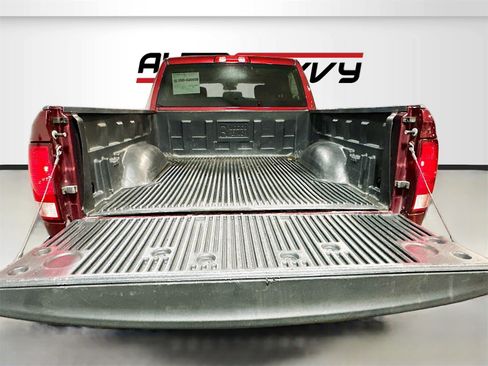 Used 2021 RAM 1500 Classic SLT image 24