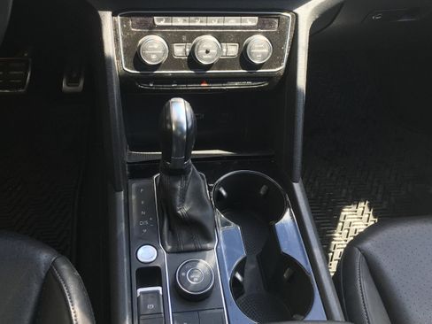Used 2019 Volkswagen Atlas SEL R-Line AWD/4WD image 13