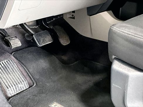 Used 2017 Ford F150 XL w/ Equipment Group 101A Mid AWD/4WD image 21