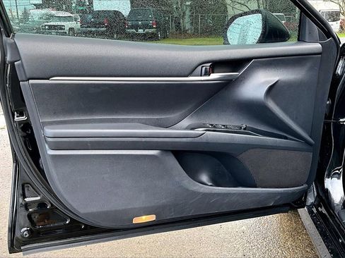 Used 2019 Toyota Camry LE image 22