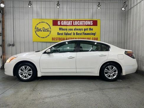 Used 2011 Nissan Altima 2.5 SL w/ 2.5SL Pkg FWD image 3