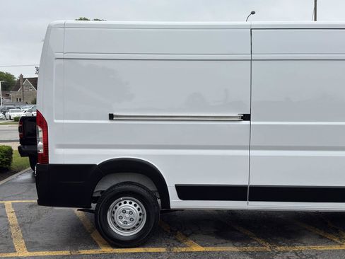Used 2025 RAM ProMaster 2500 w/ Convenience Group FWD image 12