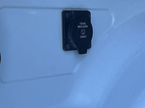 Used 2024 RAM 2500 Laramie w/ Safety Group image 28