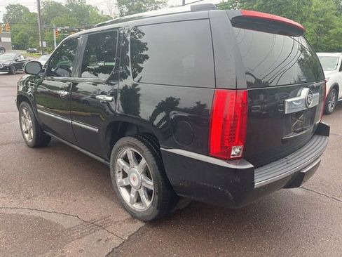 Used 2010 Cadillac Escalade Premium AWD/4WD image 5