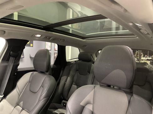 Used 2025 Volvo XC60 B5 Plus image 34