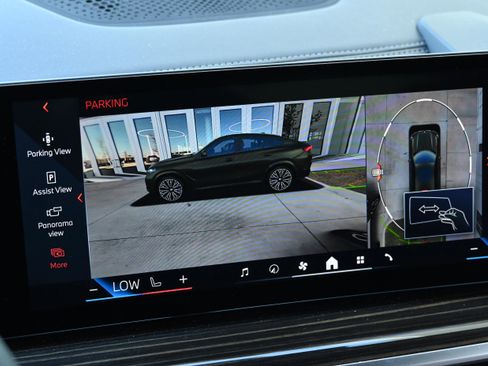 Certified 2025 BMW X6 xDrive40i w/ Premium Package image 34