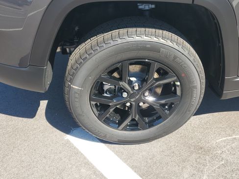 New 2026 Jeep Grand Cherokee Altitude RWD image 6