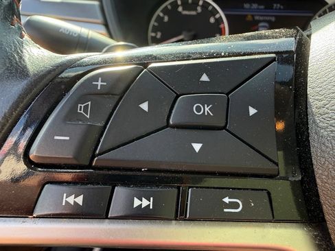 Used 2024 Nissan Altima 2.5 SR FWD image 16