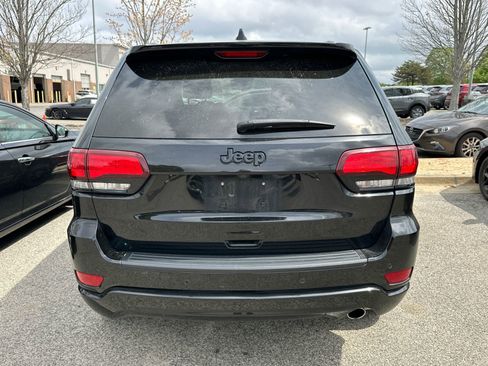 Used 2022 Jeep Grand Cherokee Laredo X image 4