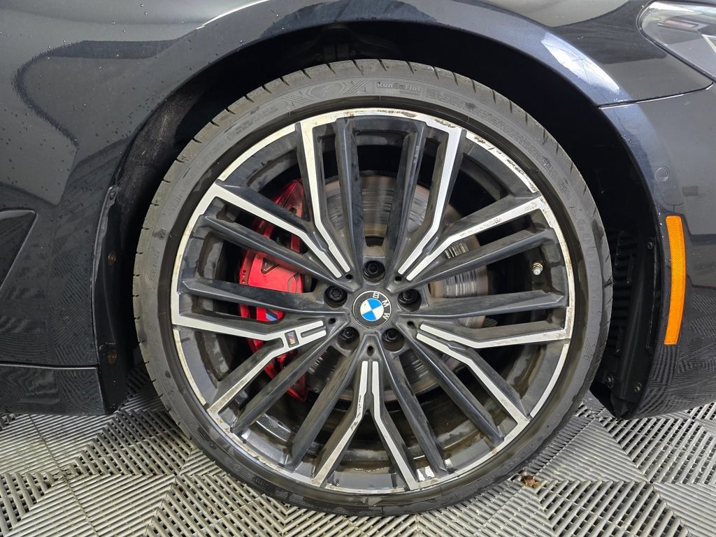 Used 2023 BMW M550i xDrive w/ Executive Package AWD/4WD image 2