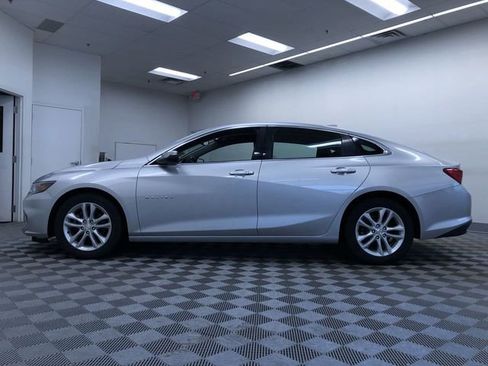 Used 2018 Chevrolet Malibu LT w/ Driver Confidence Package image 12