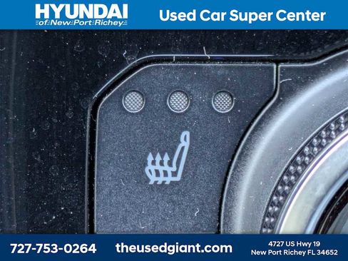 Used 2024 Toyota Highlander LE image 31