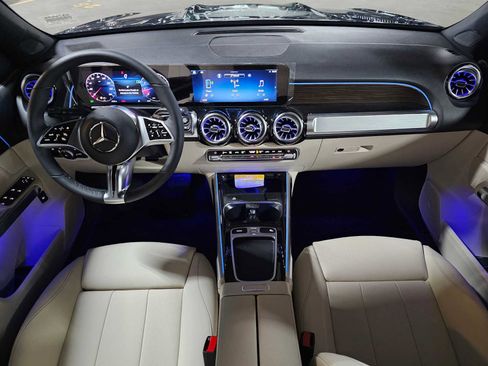 New 2026 Mercedes-Benz GLB 250 4MATIC image 21