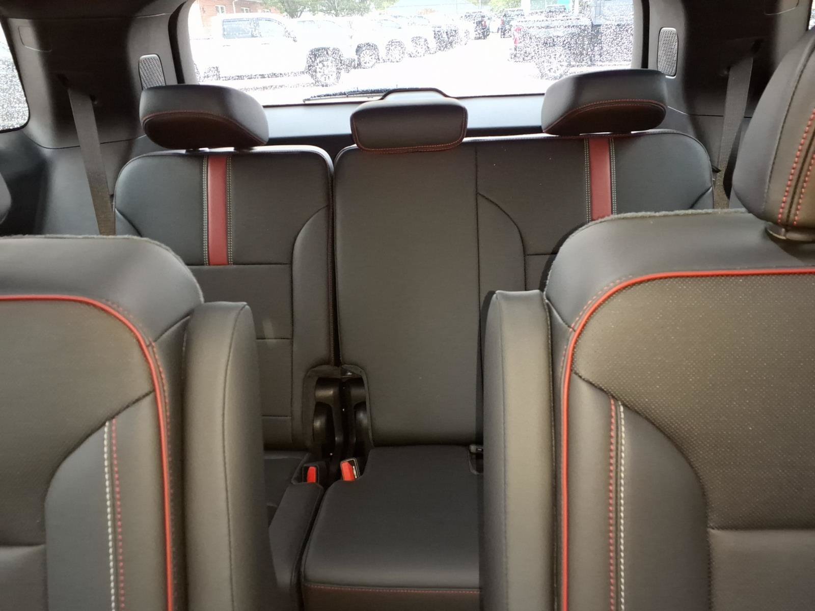 New 2027 Chevrolet Traverse RS FWD image 21