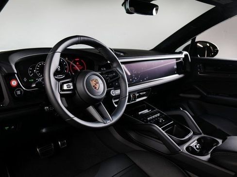 New 2026 Porsche Cayenne GTS image 4