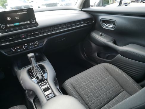 Used 2025 Honda HR-V LX image 11
