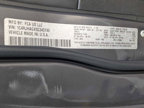 Used 2025 Jeep Grand Cherokee Laredo X w/ Luxury Tech Group I AWD/4WD image 48