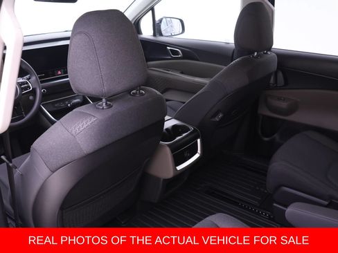 Used 2026 Kia Carnival LX FWD image 11