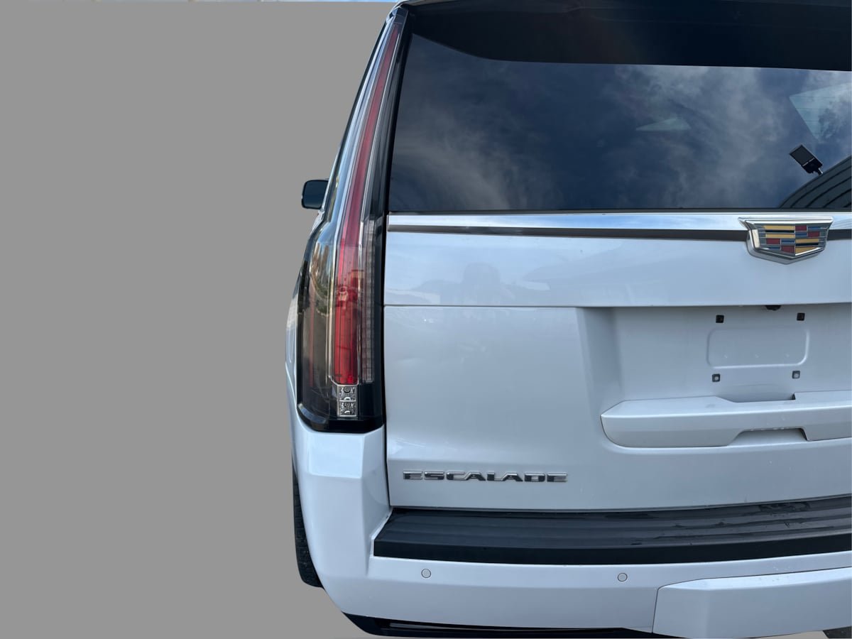 Used 2016 Cadillac Escalade Luxury AWD/4WD image 44