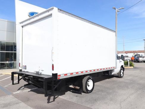 Certified 2022 Ford E-450 and Econoline 450 Super Duty w/ Power Windows & Locks Group image 18