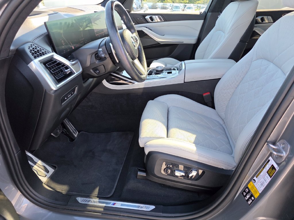 Certified 2024 BMW X7 xDrive40i w/ Executive Package AWD/4WD image 9