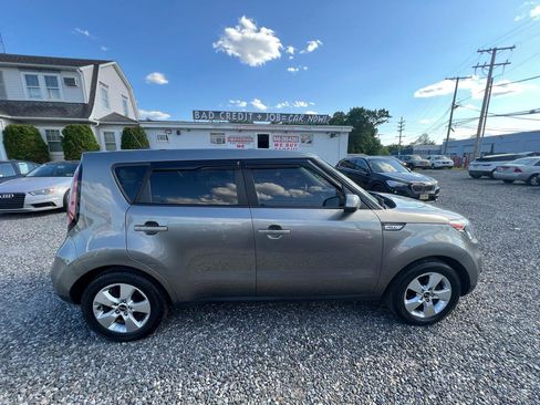 Used 2018 Kia Soul w/ Convenience Package FWD image 5