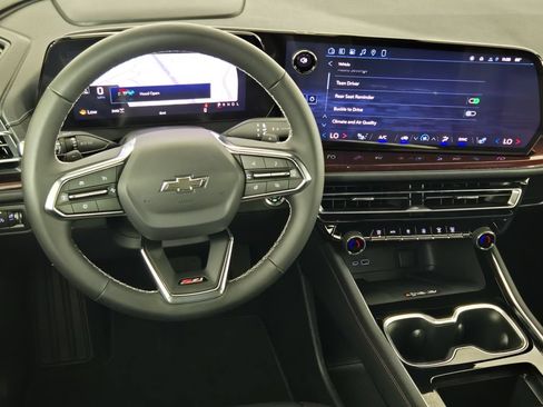 New 2026 Chevrolet Traverse Z71 w/ Driver Confidence Package AWD/4WD image 29
