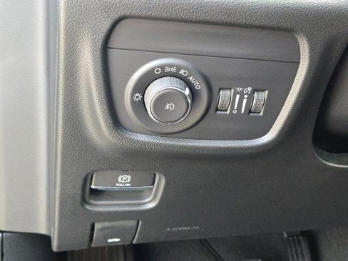 New 2025 Jeep Grand Cherokee L Limited w/ Luxury Tech Group II image 28