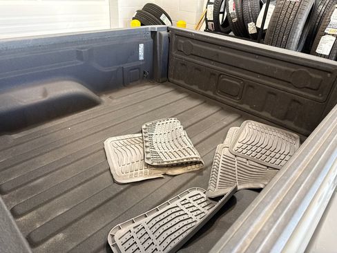 Used 2023 Jeep Gladiator Overland AWD/4WD image 12