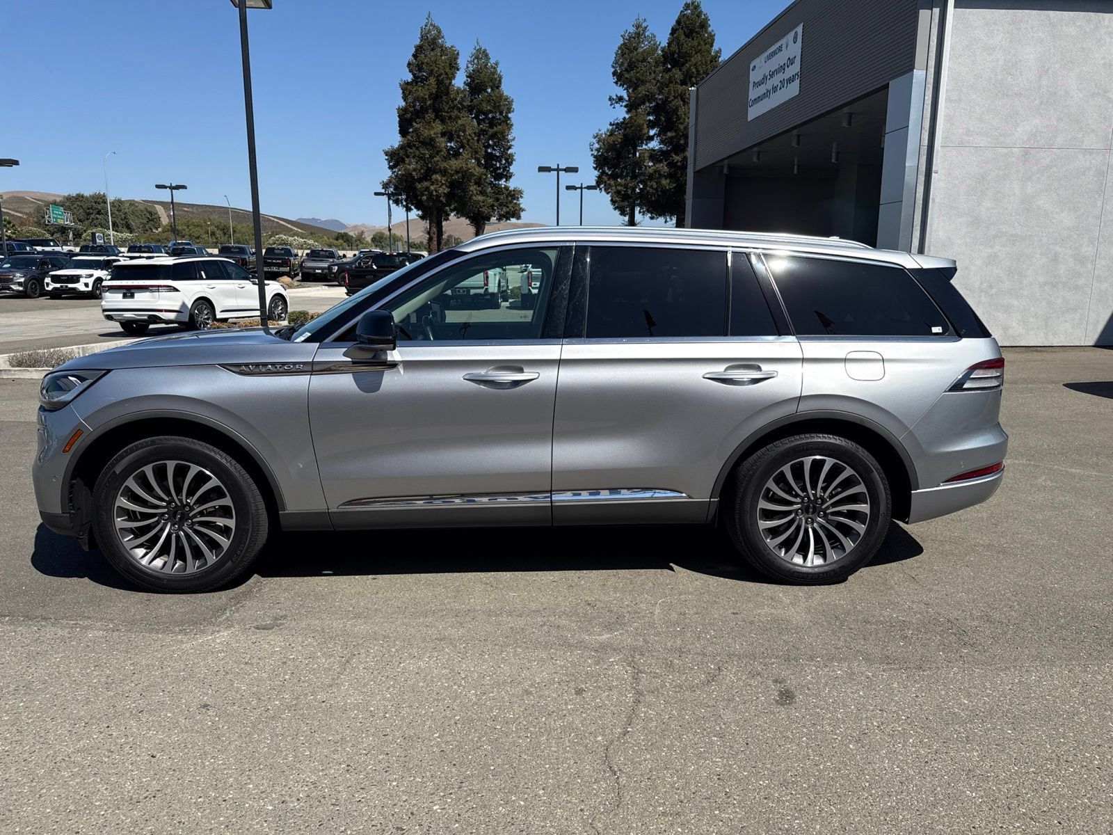 Used 2020 Lincoln Aviator Reserve w/ Equipment Group 201A AWD/4WD image 4