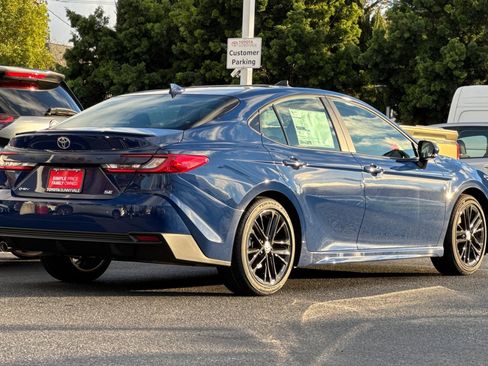 New 2026 Toyota Camry SE image 3