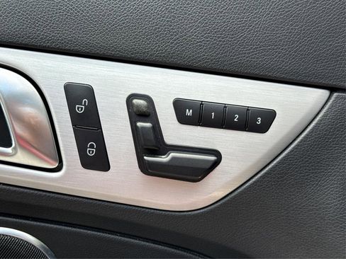 Used 2013 Mercedes-Benz SLK 250 image 19