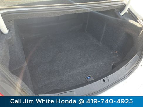 Used 2015 Chevrolet Impala LT FWD image 14
