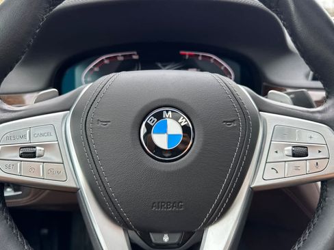 Used 2020 BMW 740i image 22