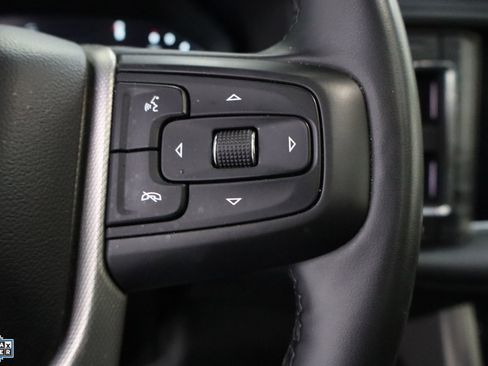 Used 2024 GMC Yukon XL Denali image 16