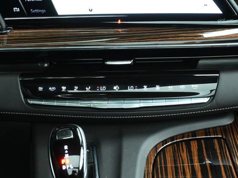 Used 2024 Cadillac Escalade Premium Luxury w/ LPO, Floor Liner Package AWD/4WD image 19