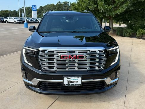 Used 2024 GMC Acadia Denali w/ Super Cruise Package FWD image 2