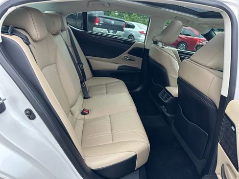 Used 2021 Lexus ES 350 Ultra Luxury w/ Accessory Package 2 FWD image 21