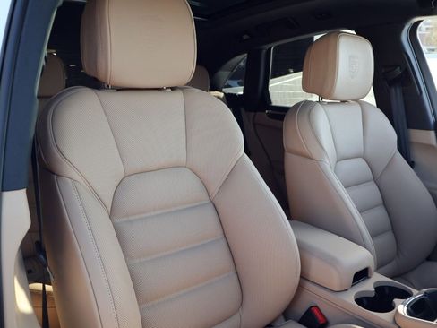 New 2026 Porsche Macan S image 24