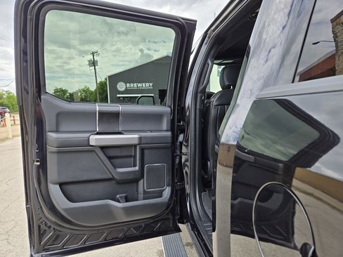 Used 2019 Ford F150 Platinum w/ Equipment Group 701A Luxury AWD/4WD image 6