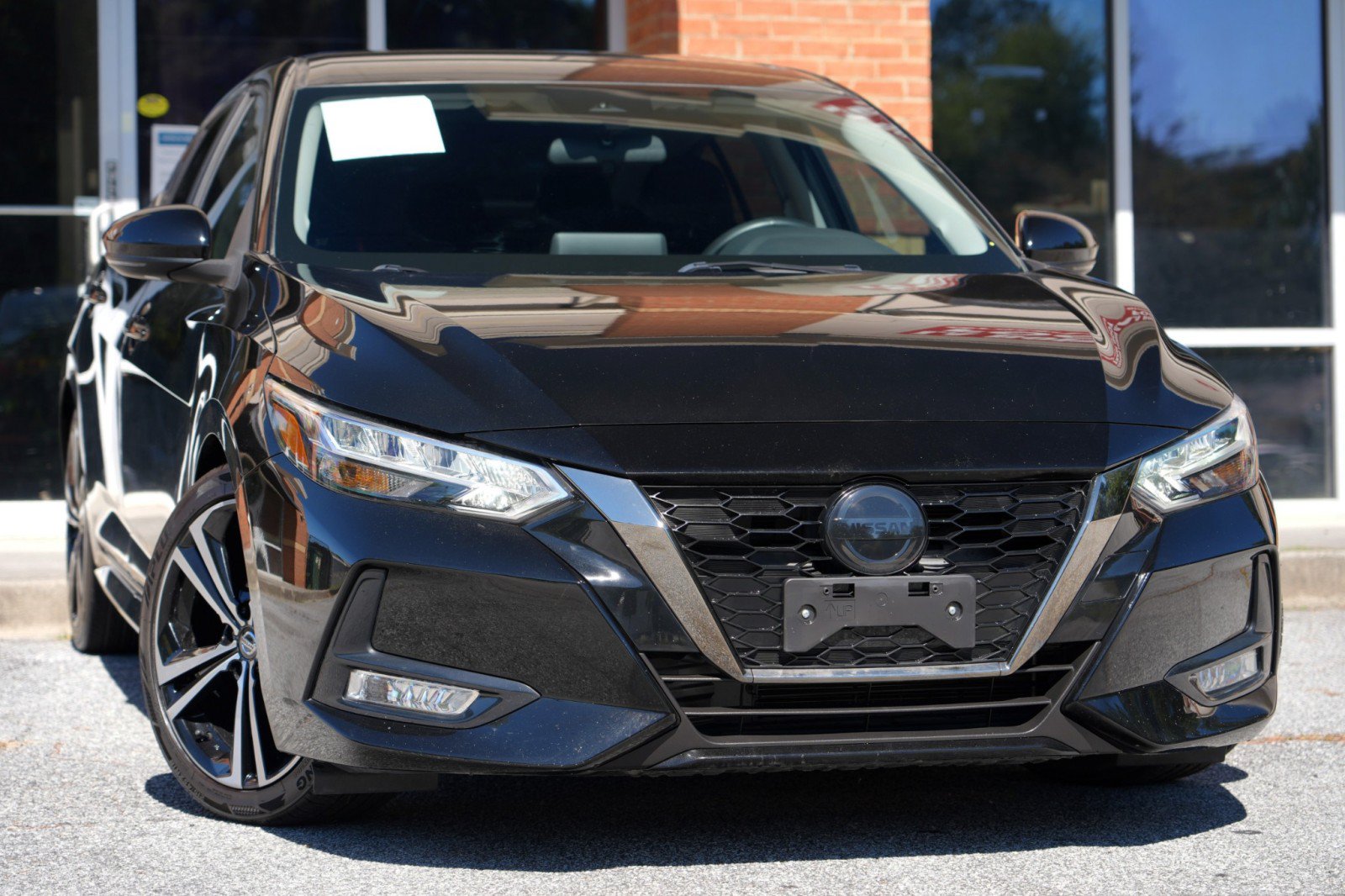 Used 2021 Nissan Sentra SR FWD image 2