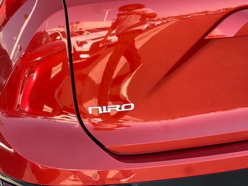 Certified 2023 Kia Niro Wave FWD image 26