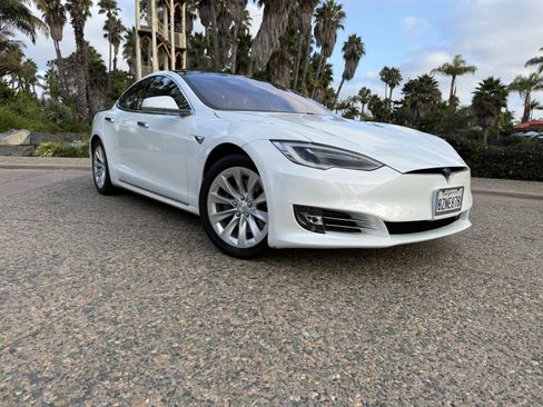Used 2019 Tesla Model S 100D image 1