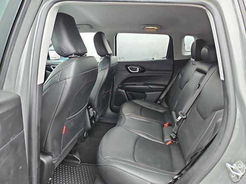 Used 2022 Jeep Compass Trailhawk image 10