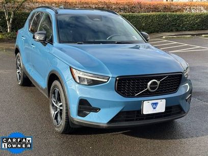 Used 2024 Volvo XC40 B5 Core