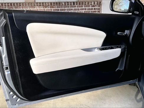 Used 2013 Chrysler 200 Limited image 19